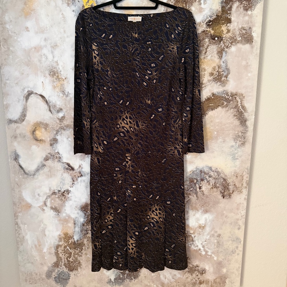 Tory Burch Denise Leopard Print Rayon Pleated midi dress in size medium